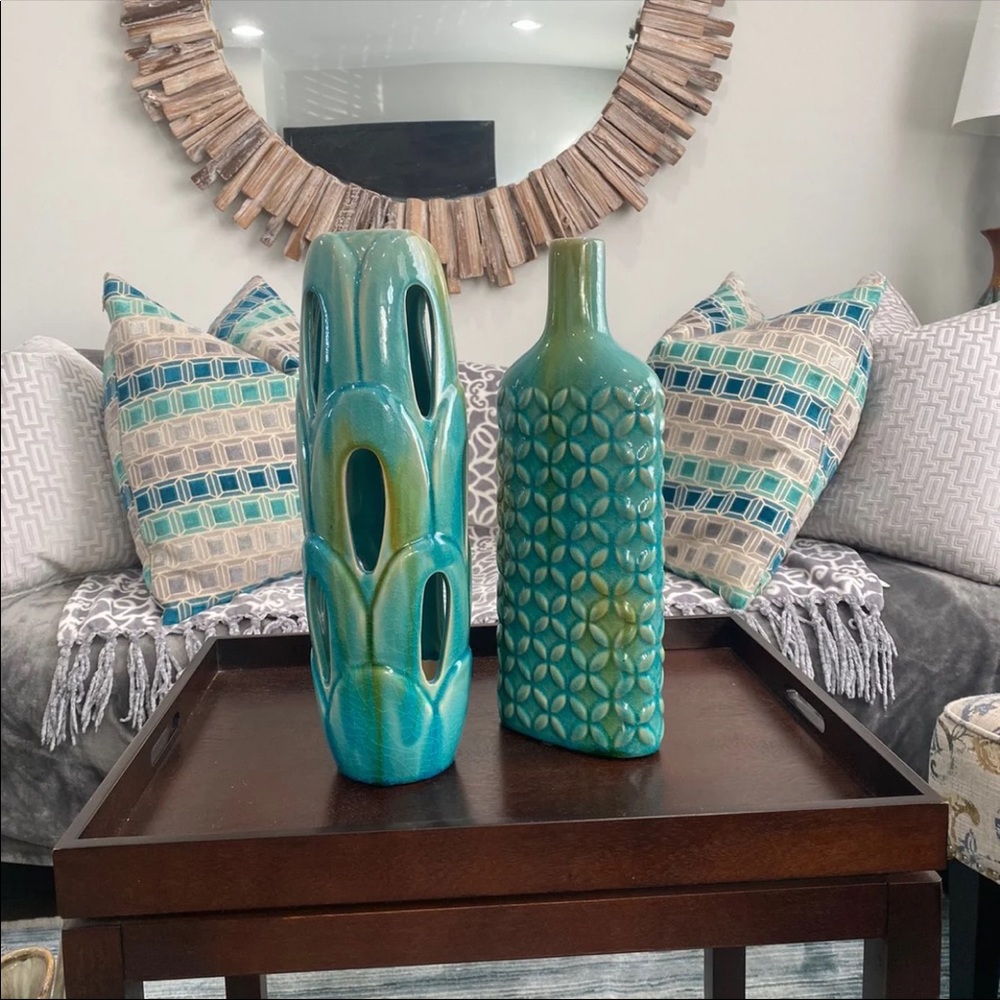 Decor - Picture 3 of 4